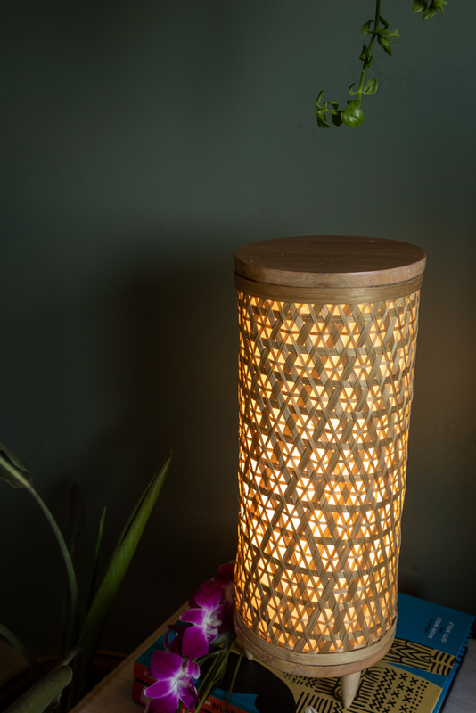Handmade Bamboo Table Lamp. (Dia 16 cm, H 40cm) 